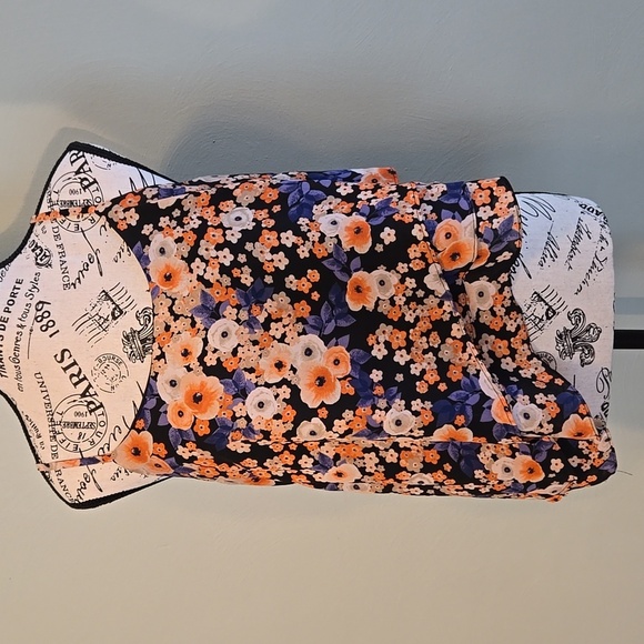 Forever 21 Flower Blouse - Picture 1 of 5